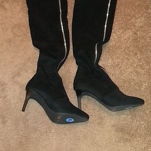 Black zip up suede boots